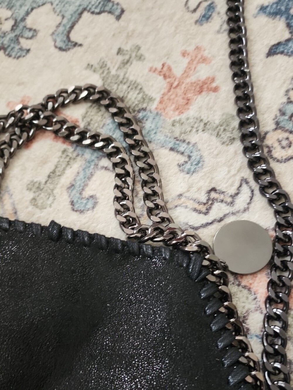 Black Chain-Edged Crossbody Bag - Picture 2 of 4